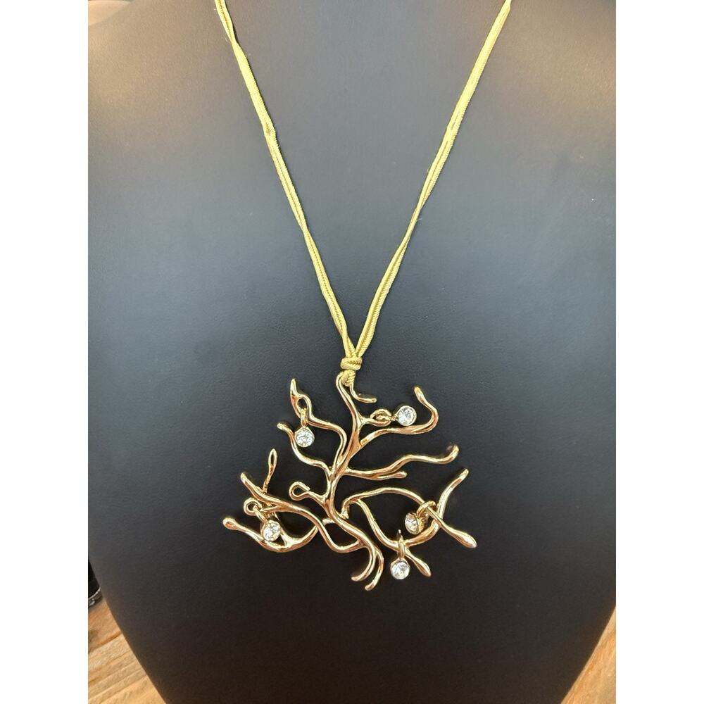 Belle~ROSETREE~NECKLACE~Beauty and the Beast~Disney Store / Missing One Stone